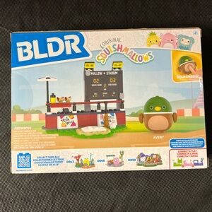 Squishmallows Squishbrik Stadium Building Set - Green and Brown